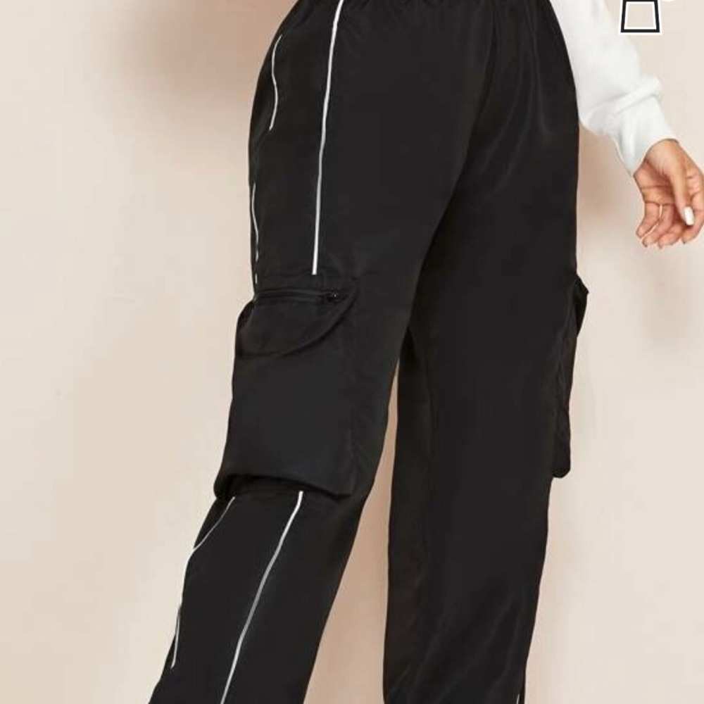 Black cargo pants. - Picture 1 of 1
